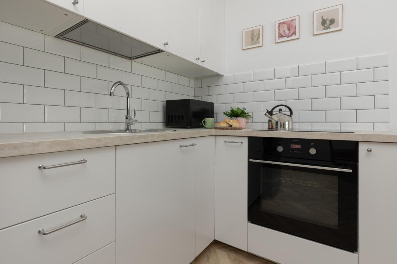 Ursus Sunny Studio For 4 Guests With Parking & Balcony By Noclegi Renters Βαρσοβία Εξωτερικό φωτογραφία